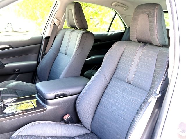 CROWN sedan hybrid