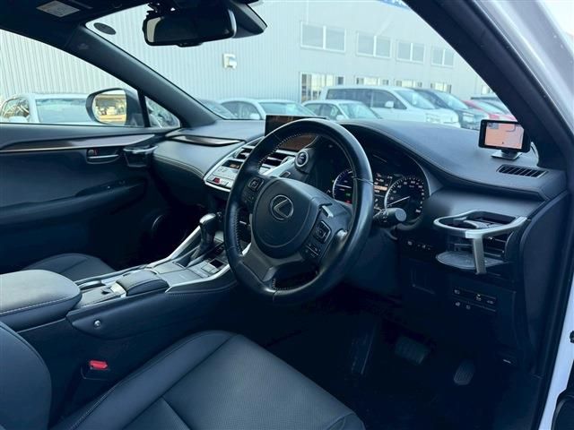LEXUS NX300h