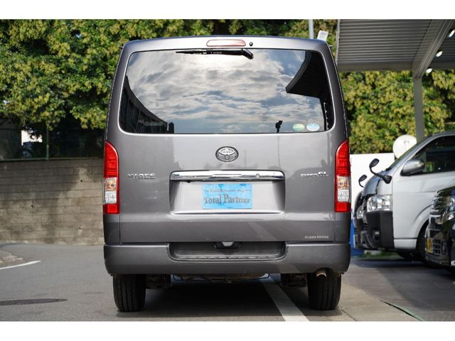 HIACE van 4WD