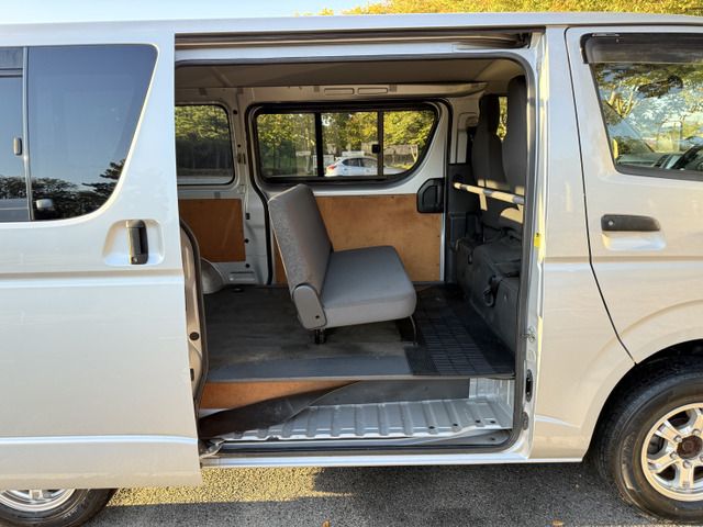 HIACE van 4WD