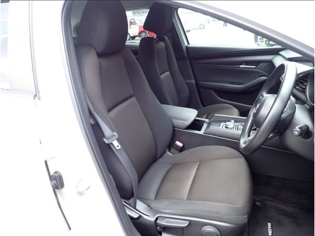 MAZDA3 SEDAN