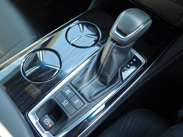 CROWN sedan hybrid