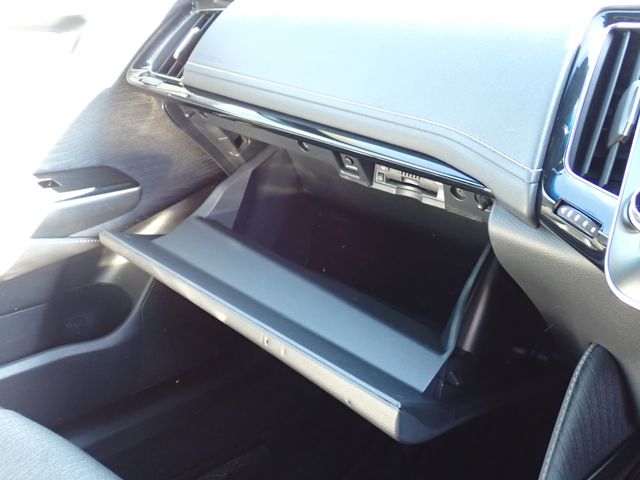 CROWN sedan hybrid