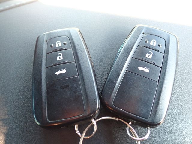 CROWN sedan hybrid
