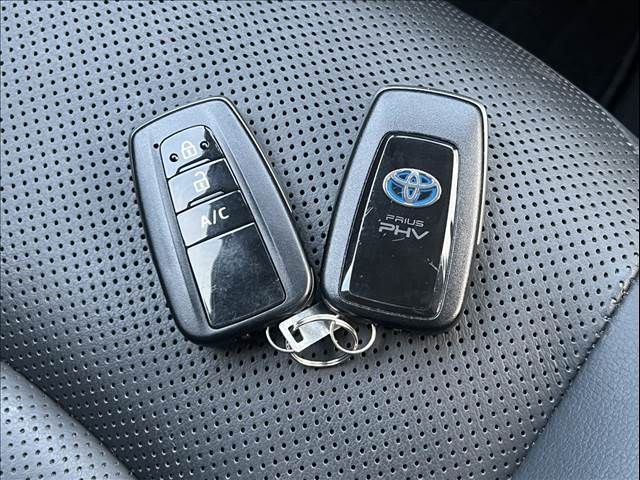 PRIUS PHV