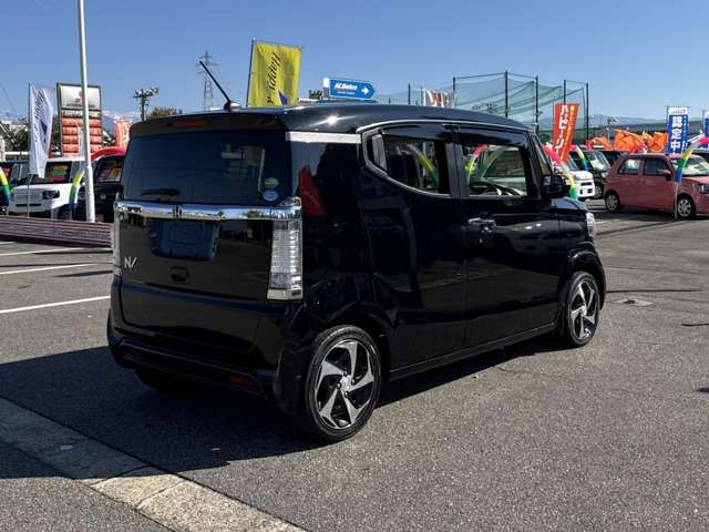 N-BOX SLASH