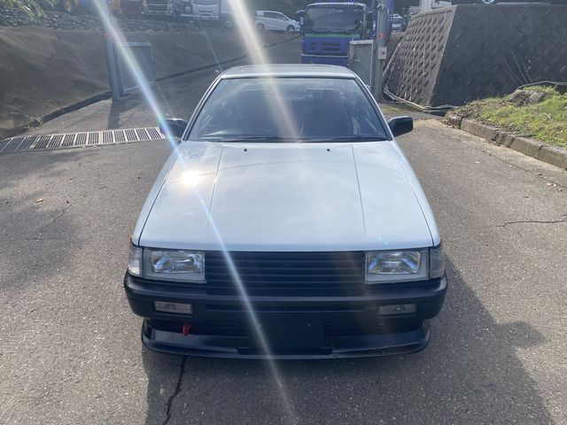 COROLLA LEVIN