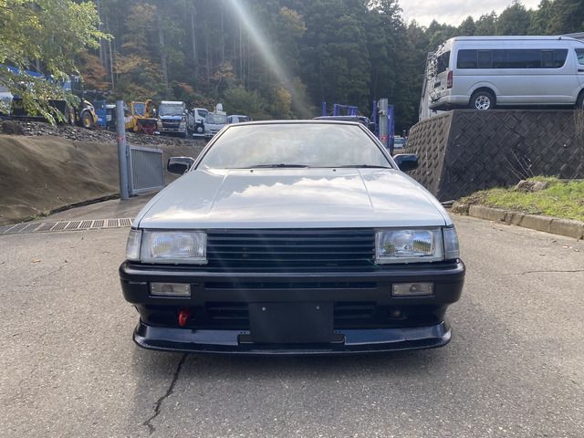 COROLLA LEVIN