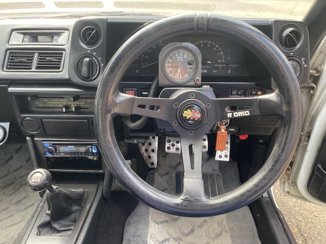 COROLLA LEVIN