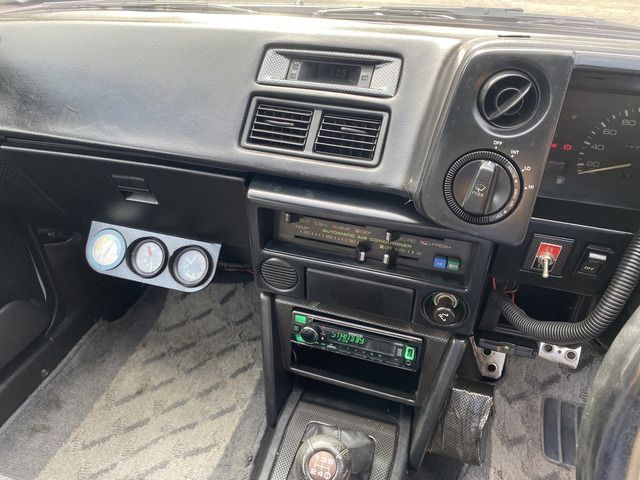 COROLLA LEVIN