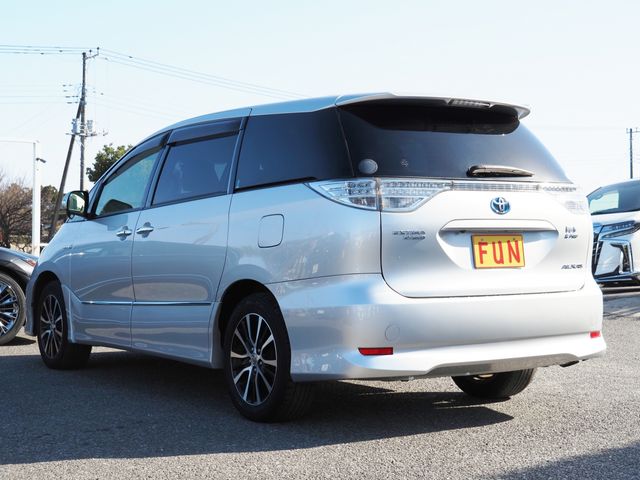 ESTIMA HYBRID 4WD