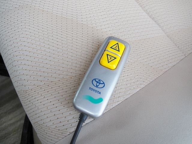 ESTIMA HYBRID 4WD