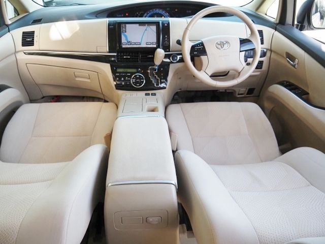 ESTIMA HYBRID 4WD