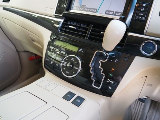 ESTIMA HYBRID 4WD