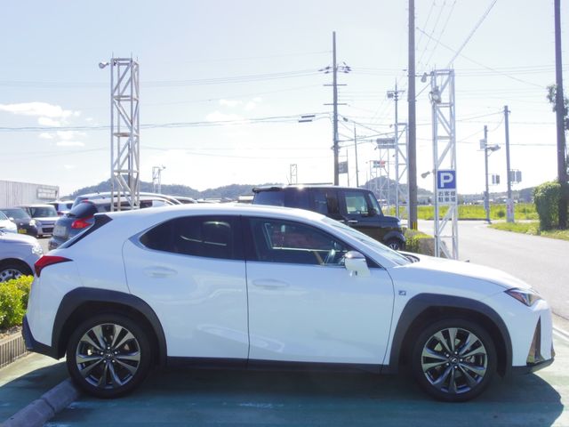 LEXUS UX200