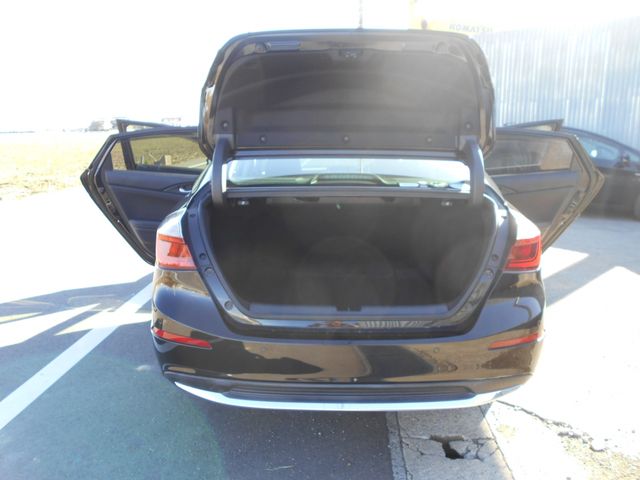 INSIGHT sedan