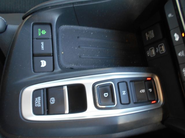 INSIGHT sedan
