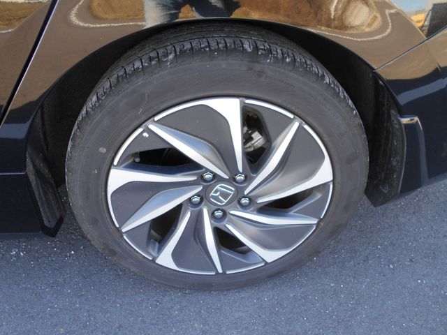 INSIGHT sedan