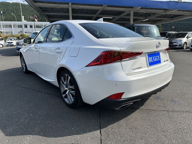 LEXUS IS200t