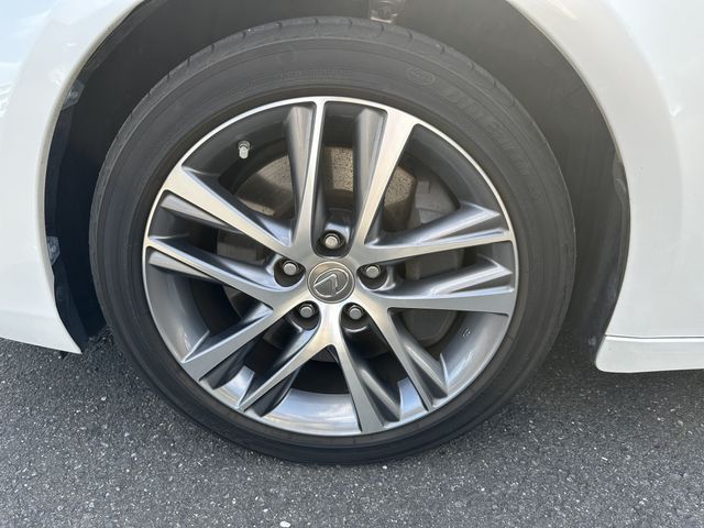 LEXUS IS200t