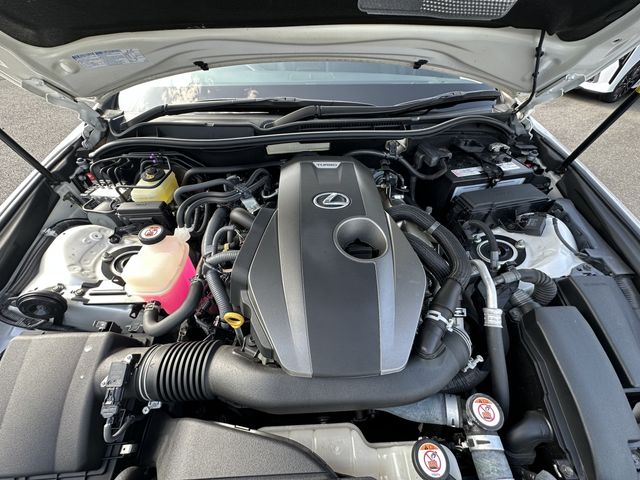 LEXUS IS200t