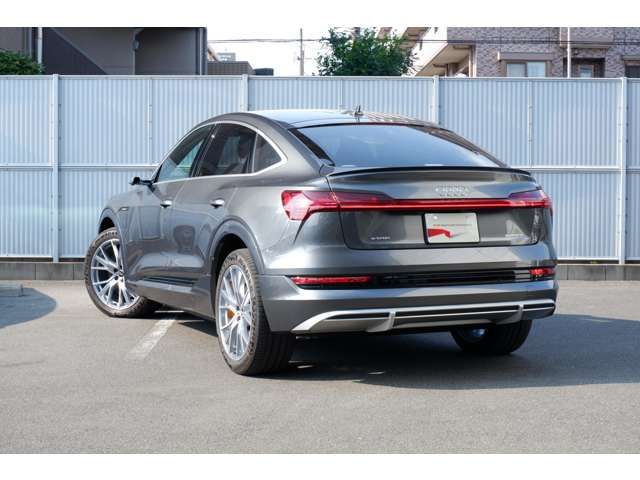 AUDI e-tron SPORTBACK