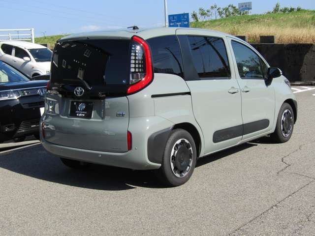 SIENTA HYBRID