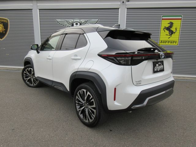 YARIS CROSS HYBRID