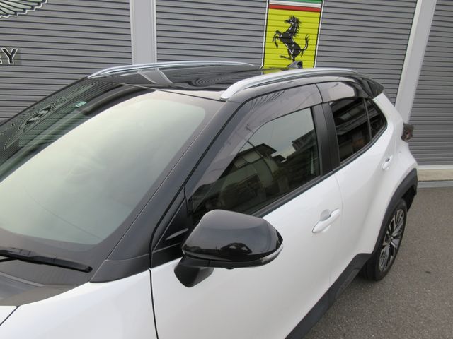 YARIS CROSS HYBRID