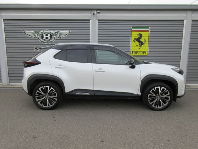 YARIS CROSS HYBRID