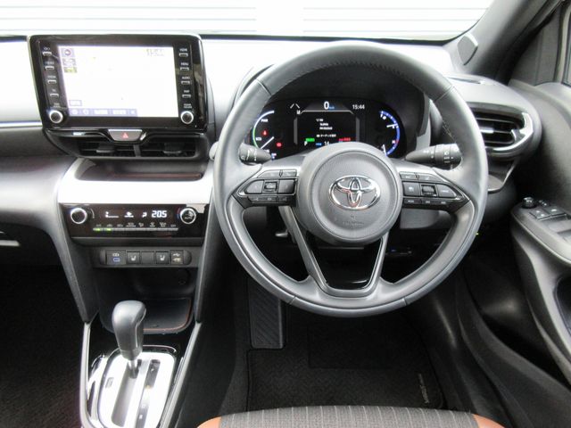 YARIS CROSS HYBRID