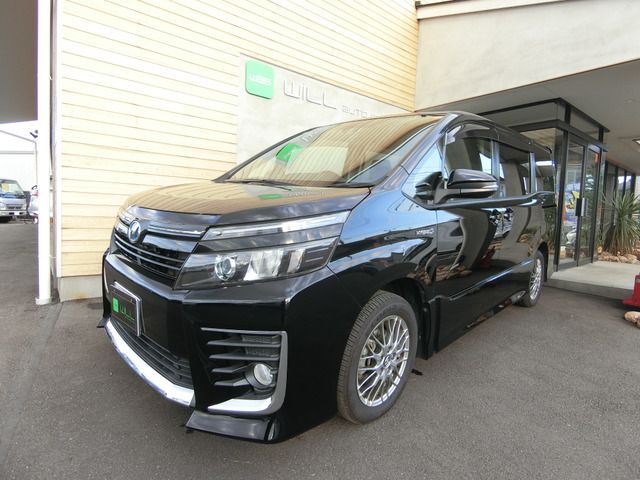 VOXY HYBRID