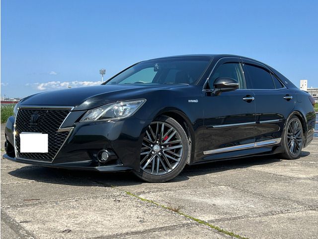 CROWN sedan hybrid 4WD