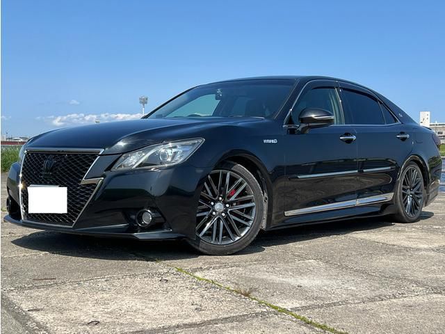 CROWN sedan hybrid 4WD