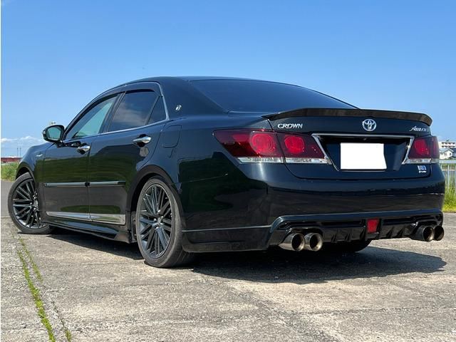 CROWN sedan hybrid 4WD