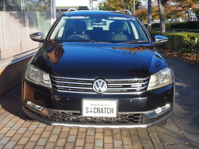 VOLKSWAGEN PASSAT Alltrack