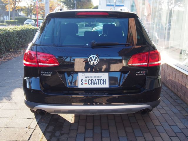 VOLKSWAGEN PASSAT Alltrack