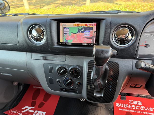 NV350 CARAVAN 4WD