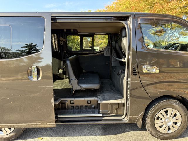 NV350 CARAVAN 4WD