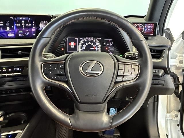 LEXUS UX200