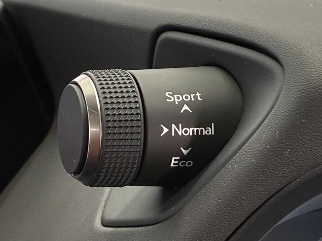 LEXUS UX200