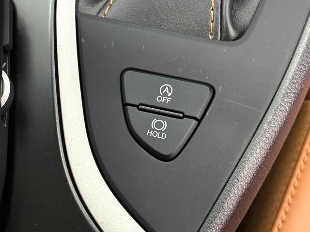 LEXUS UX200