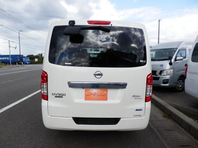 NV350 CARAVAN 4WD