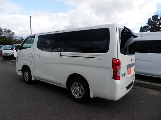 NV350 CARAVAN 4WD
