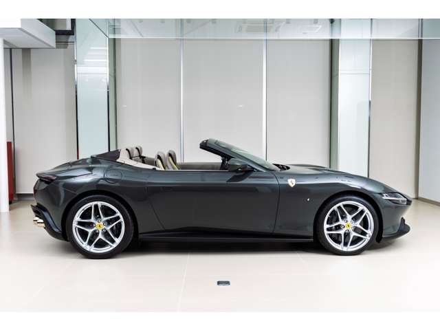 FERRARI Roma Spider