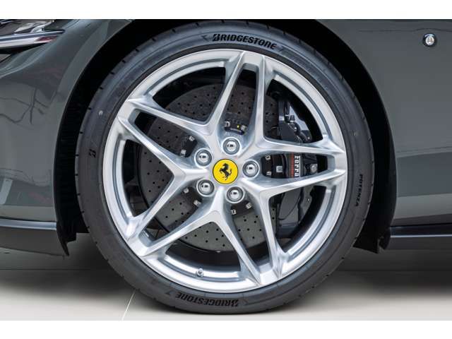 FERRARI Roma Spider