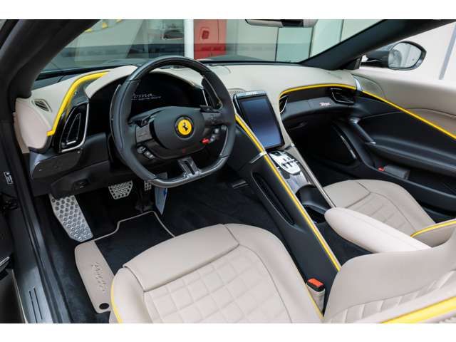 FERRARI Roma Spider