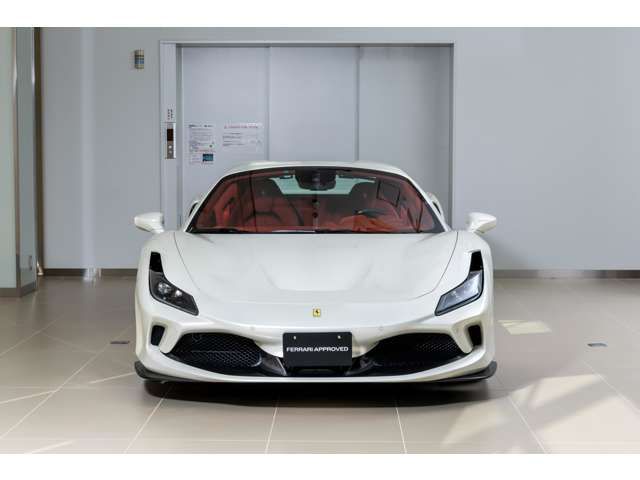 FERRARI F8 Spider