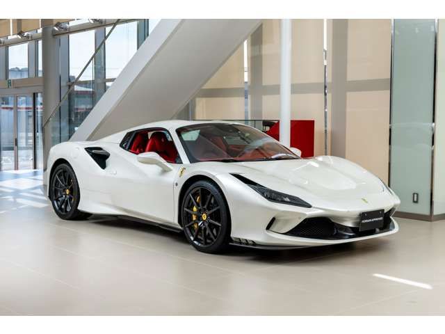 FERRARI F8 Spider