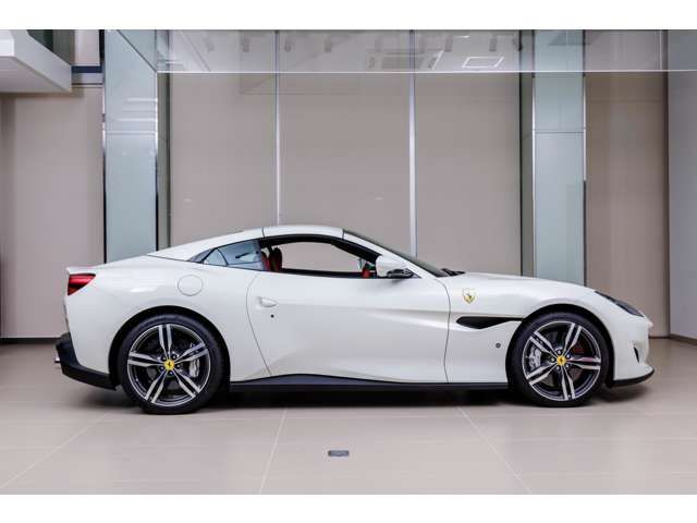FERRARI Portofino M